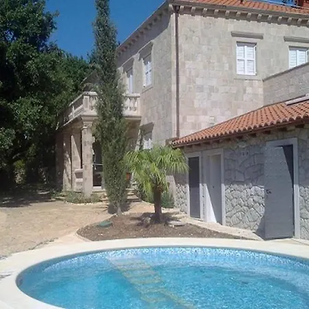 In Near Dubrovnik With Pool Čilipi