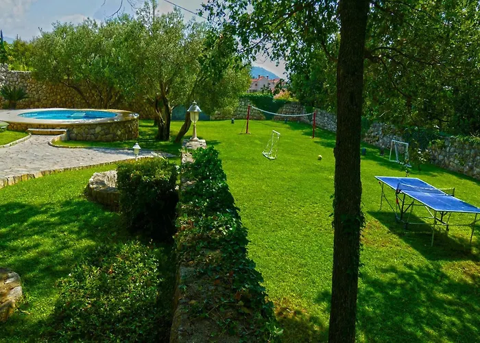 فيلة In Near Dubrovnik With Pool